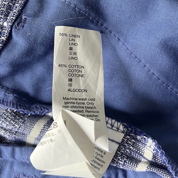 GAP Linen Blend shorts with front and back pockets  drawstring closure 4" - Picture 5 of 8